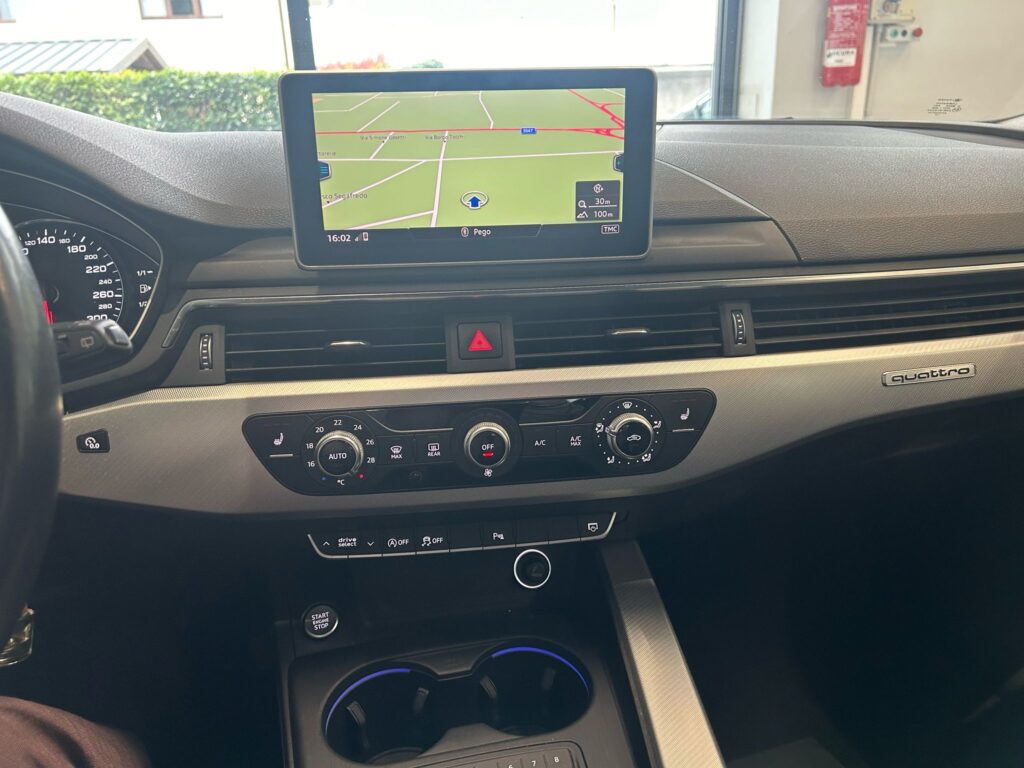 AUDI A4 Business QUATTRO Automatica 190cv